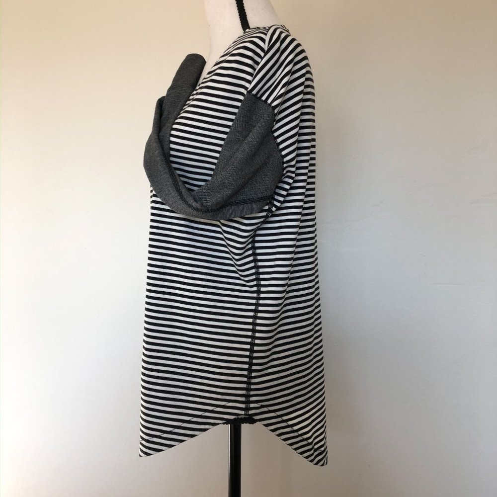 Lululemon Black & White Striped Long sleeve Top
